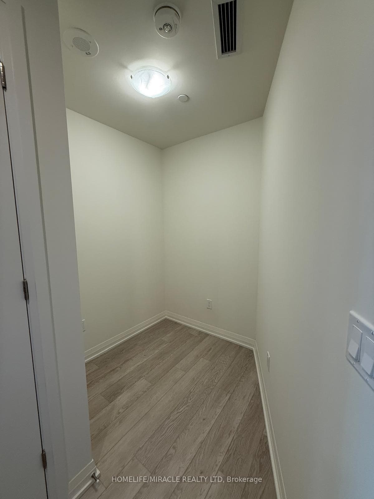 3006 William Cutmore Boulevard Unit 420 photo 5