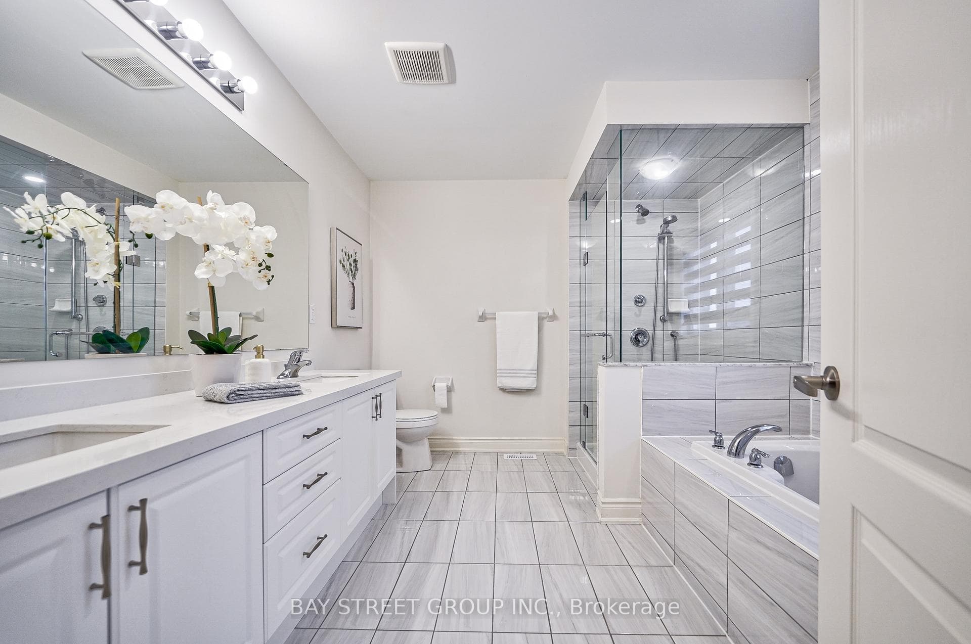 105 Mckean Drive photo 37