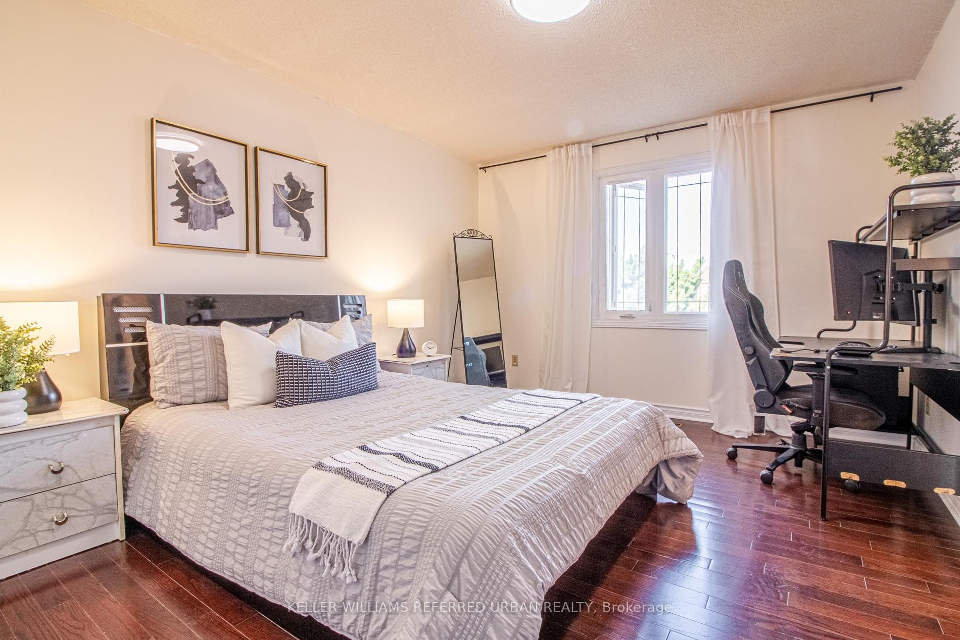 63 Holmbush Crescent photo 17