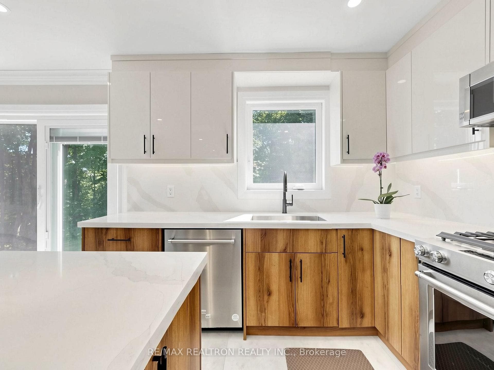 132 Stilecroft Drive photo 10