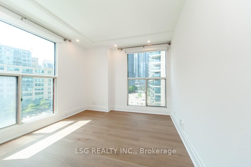 99 Harbour Square Unit 812 photo 35