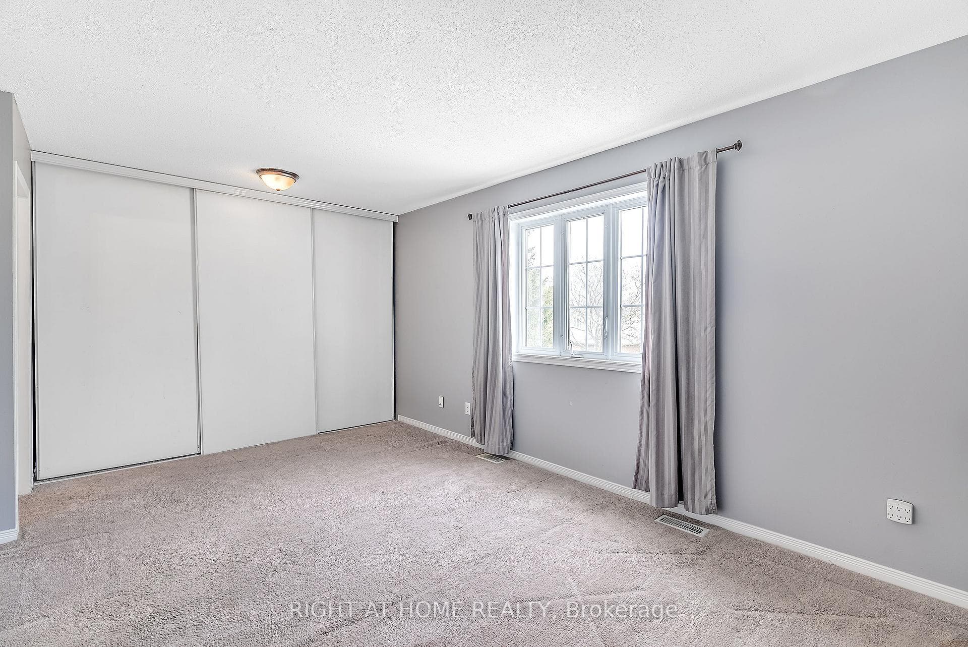 11 KINCARDINE Drive photo 18