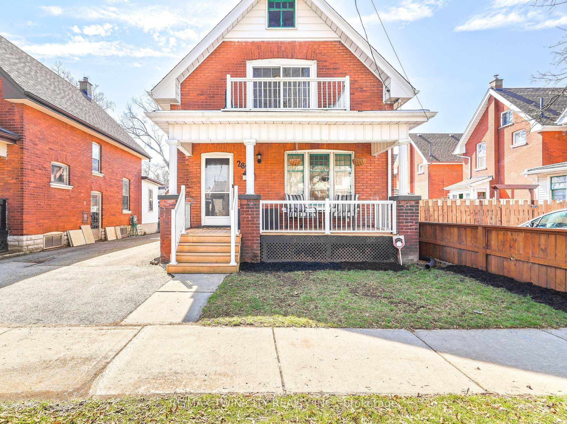 289 Nelson Street photo 1