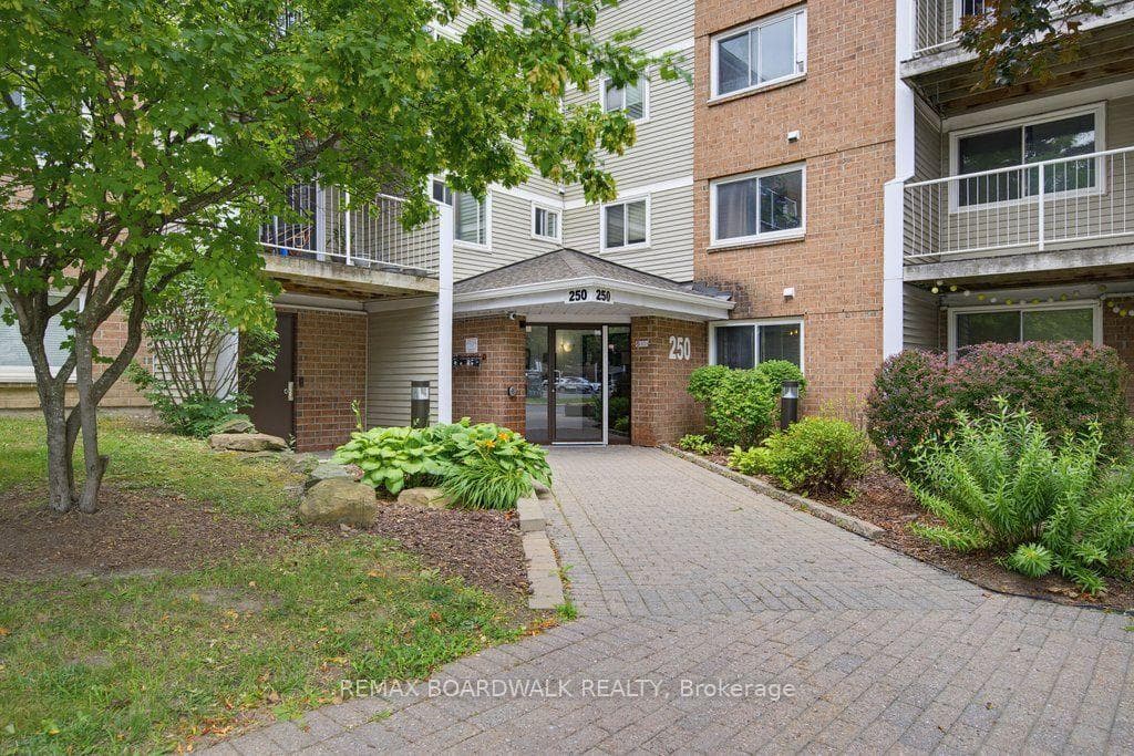 250 Brittany Drive Unit 207 photo 1