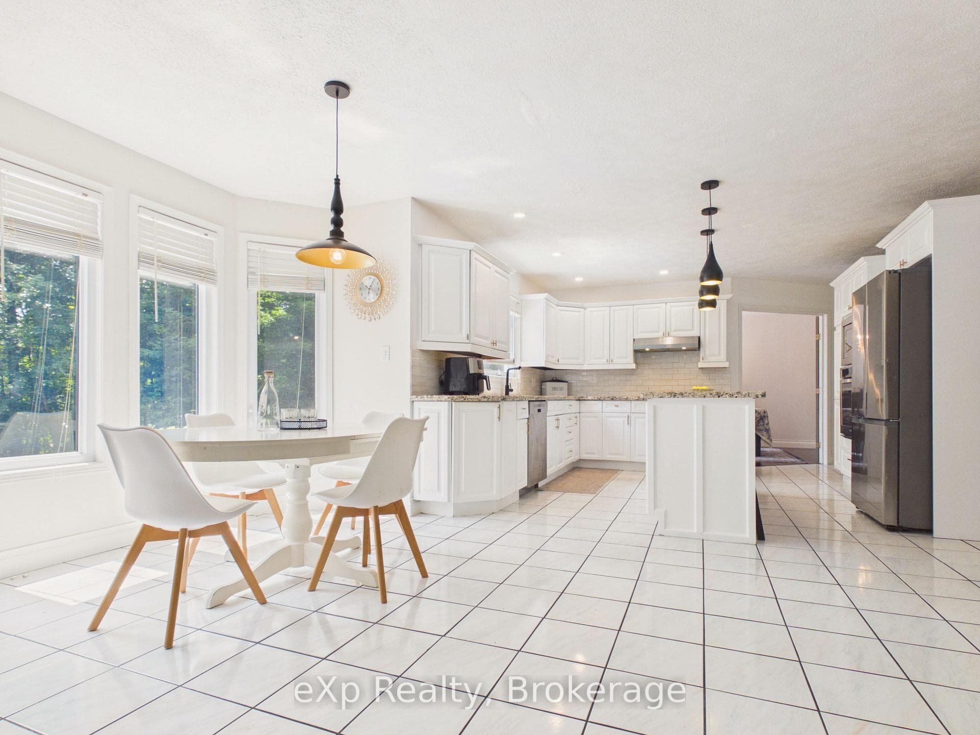 20 Highland Crescent photo 10