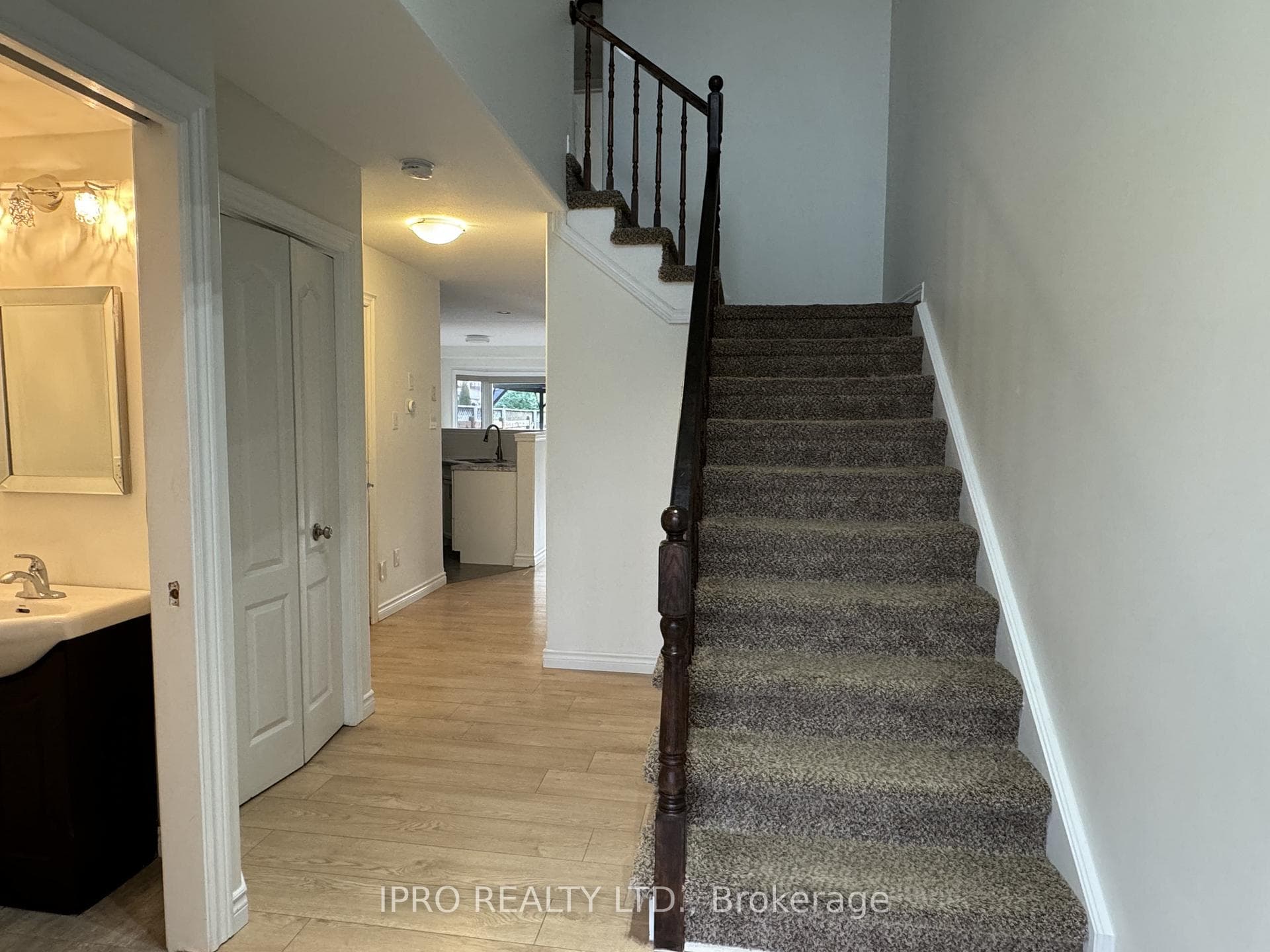 4422 Christopher Court photo 2