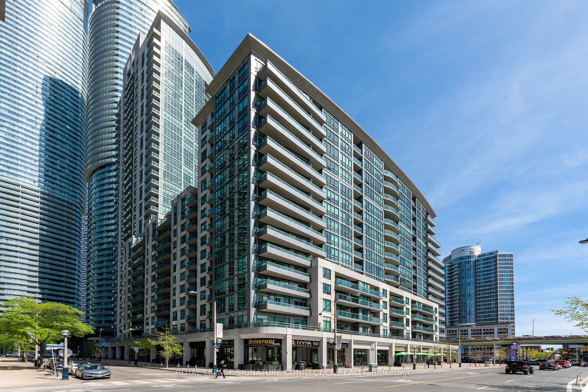 19 Grand Trunk Crescent Unit 3707 photo 1