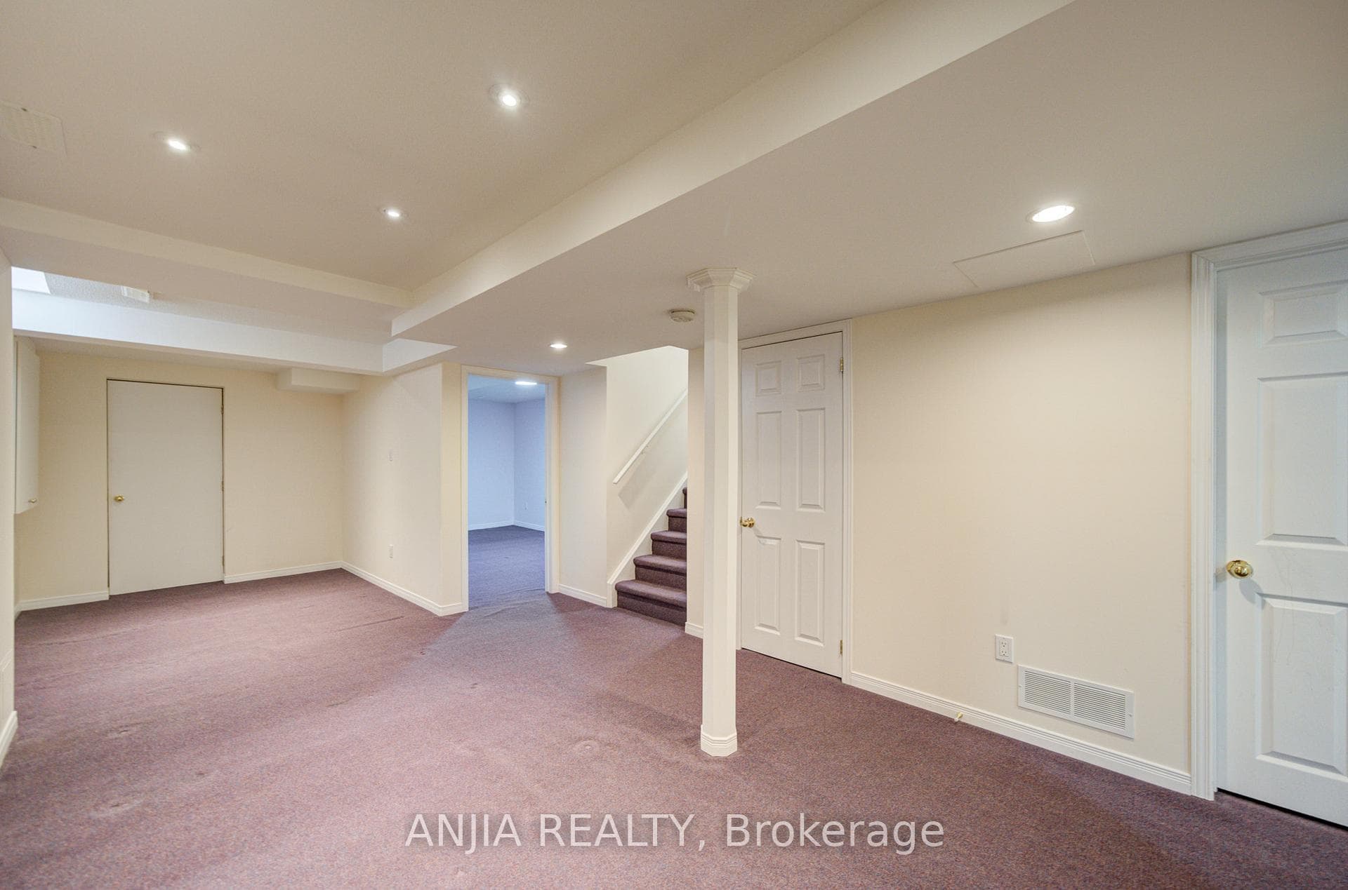 281 Mingay Avenue photo 41
