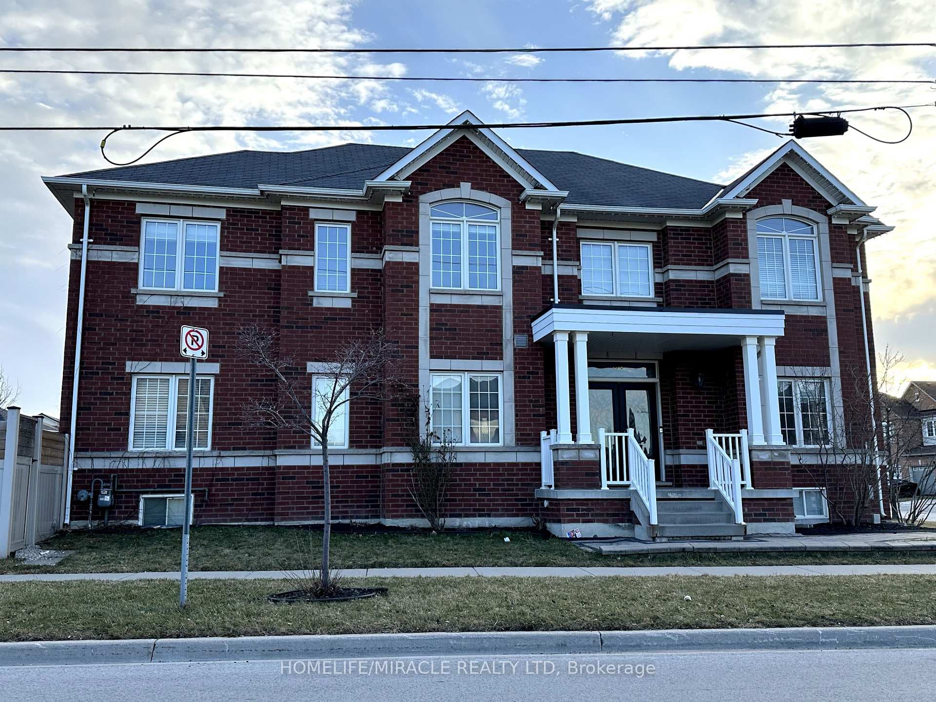1374 Menefy Place photo 1