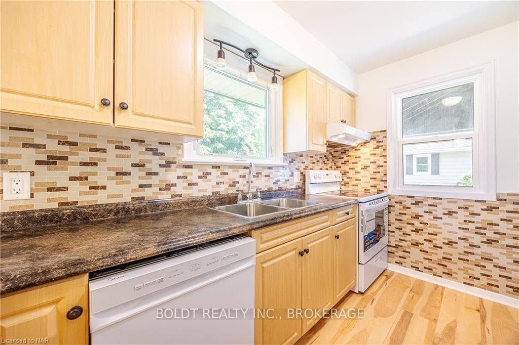 50 DUNKELD Avenue photo 6