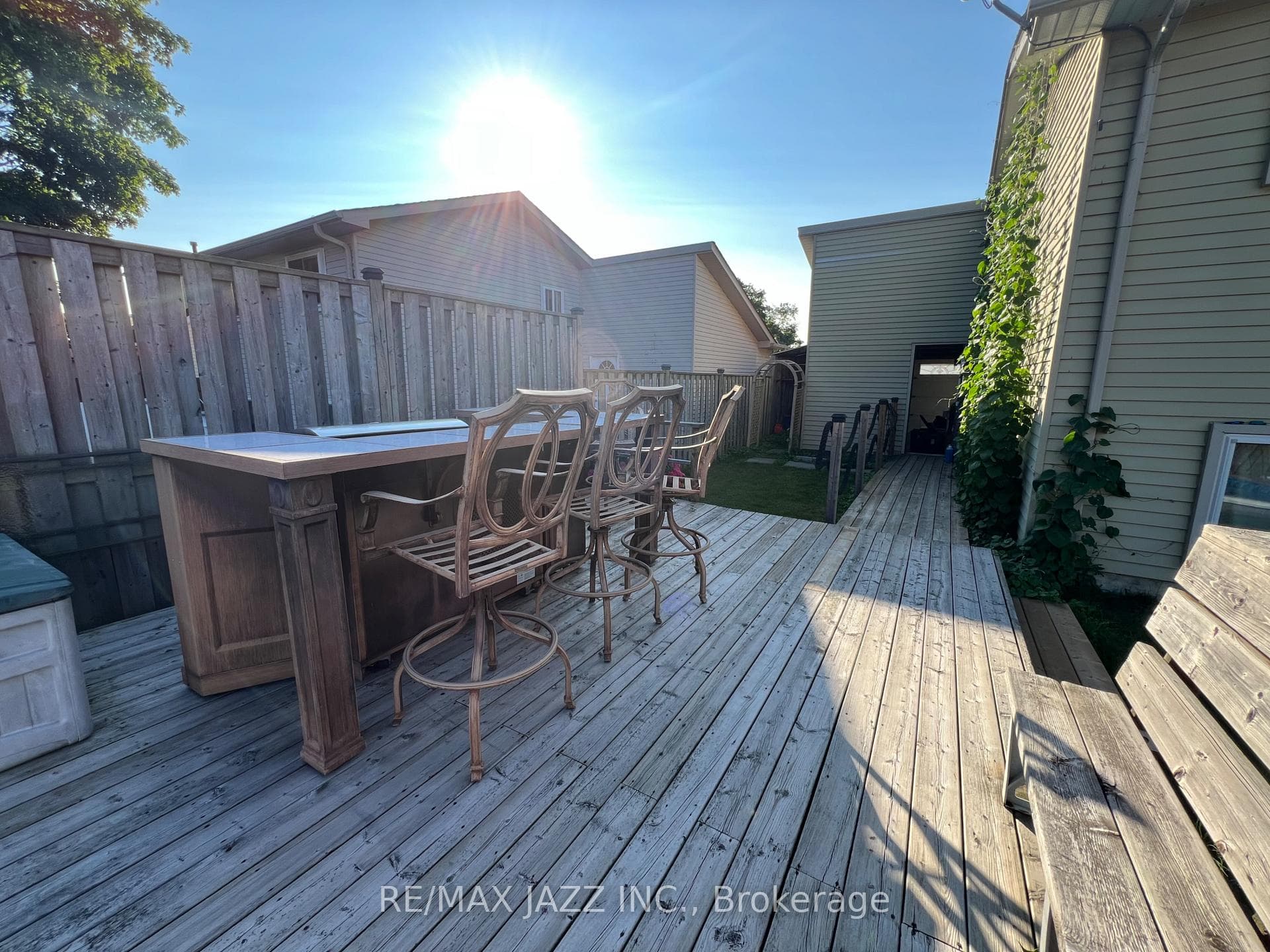 60 Brooksbank Crescent photo 18