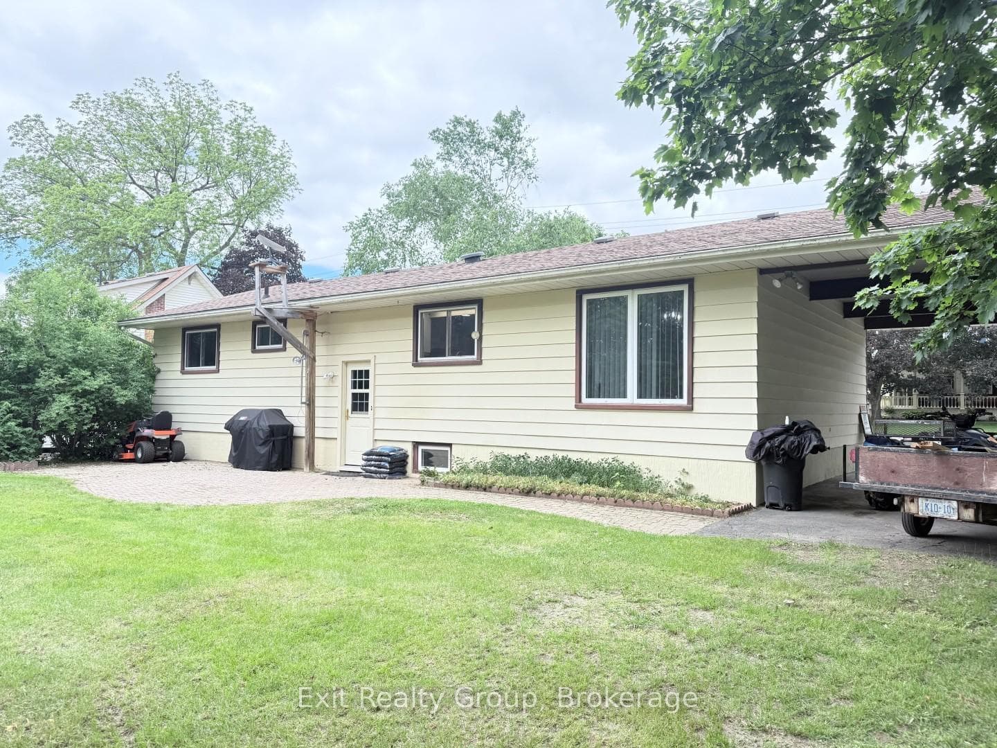 177 West Front Street photo 33