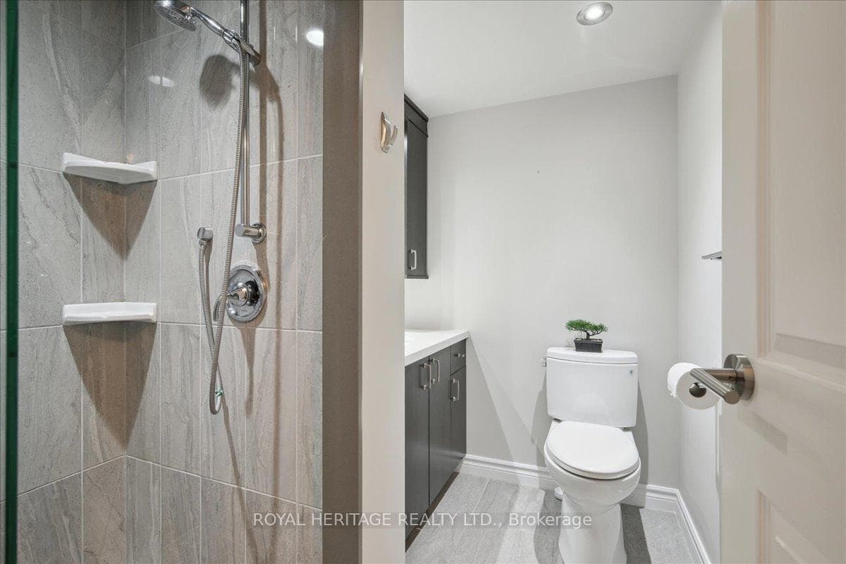10 Dean Park Road Unit 504 photo 21