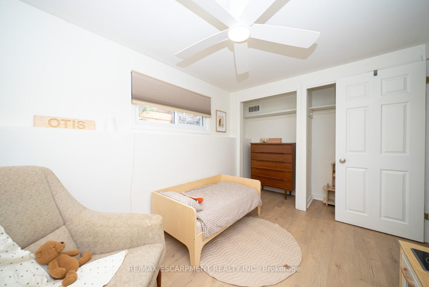 122 Balmoral Drive photo 28