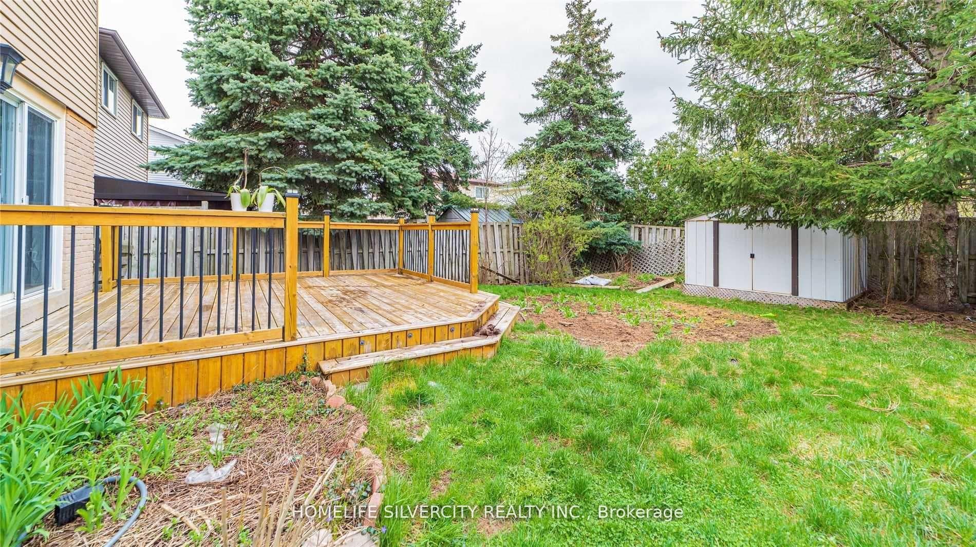 7 Newbridge Crescent photo 32