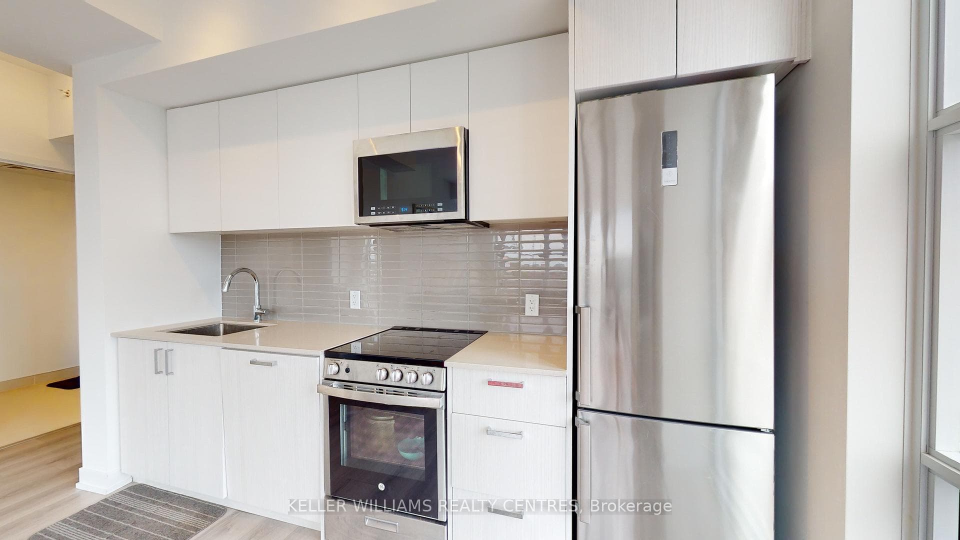 1787 St. Clair Avenue Unit 309 photo 2