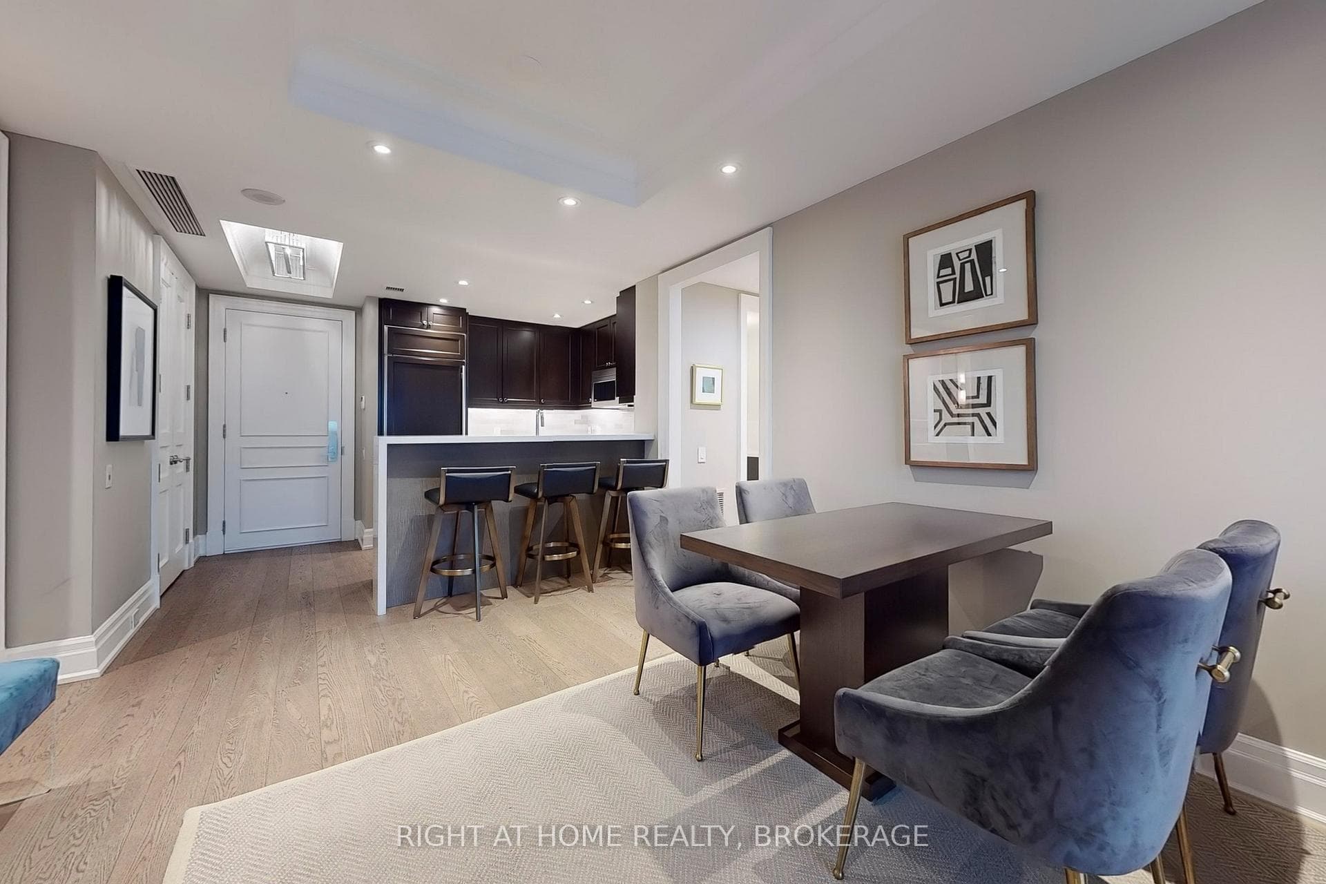 155 St Clair Avenue Unit 307 photo 2