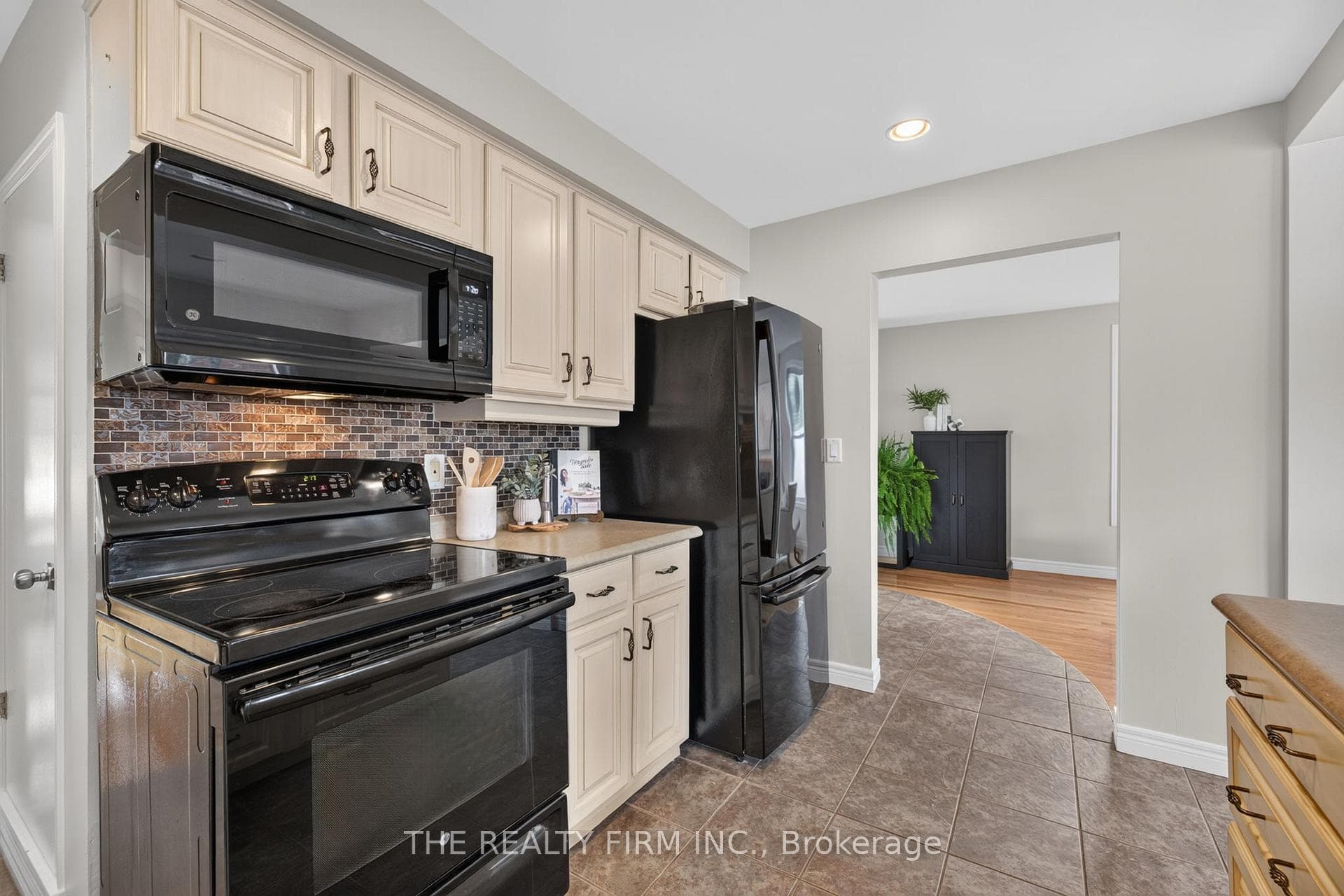 226 Rainbow Avenue photo 14