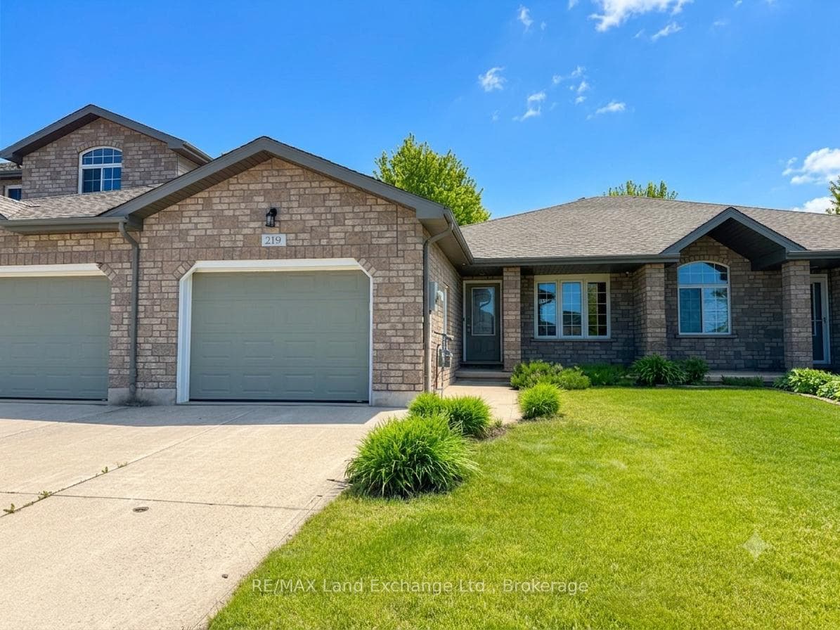 2 + 2 Bedroom Freehold Townhome