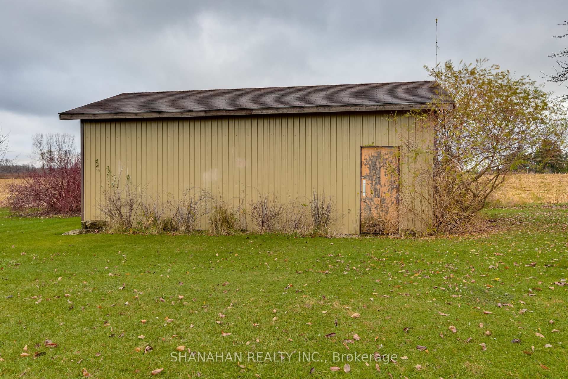 2404 Katesville Drive photo 32