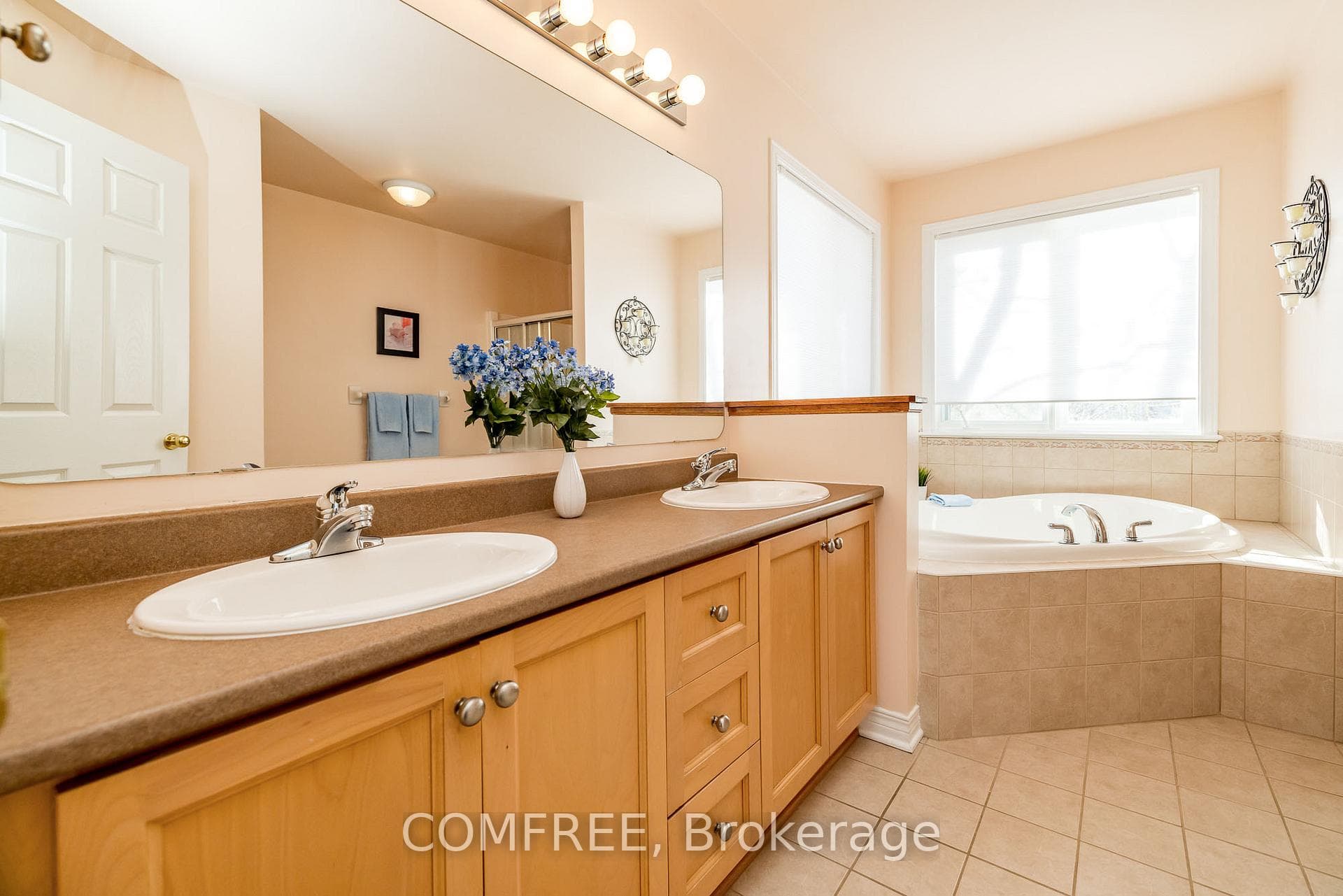 14 Escade Drive photo 26