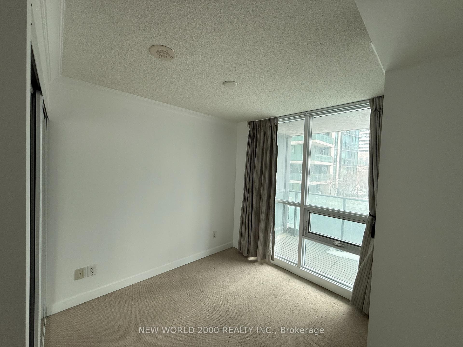 18 Harbour Street Unit 611 photo 19