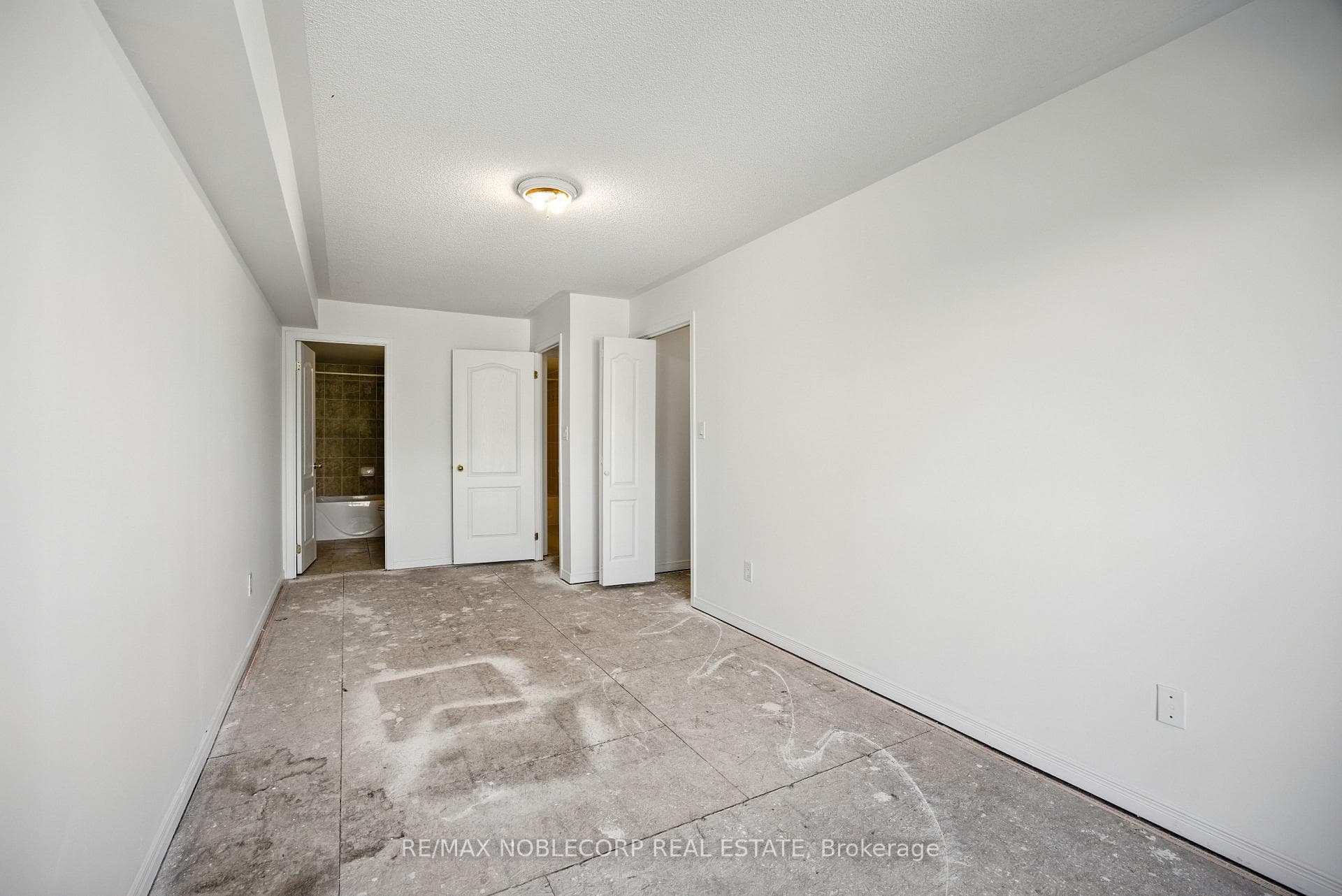 45 Strangford Lane Unit 311 photo 17