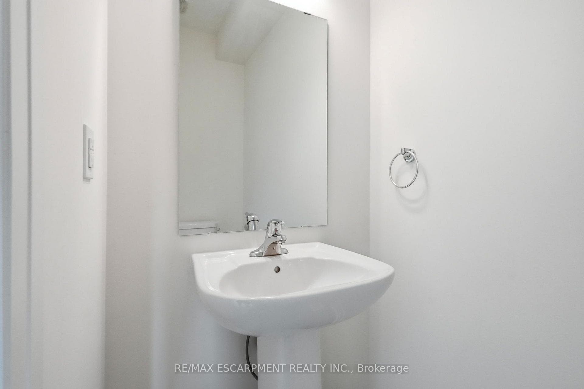 254 Rosebury Way photo 13
