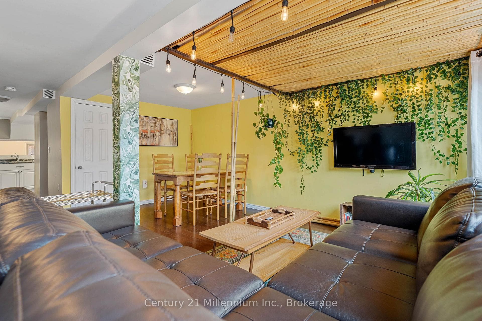 251 William Street photo 10