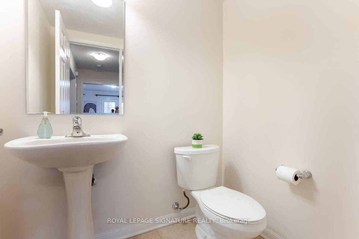 926 Nadalin Heights photo 5
