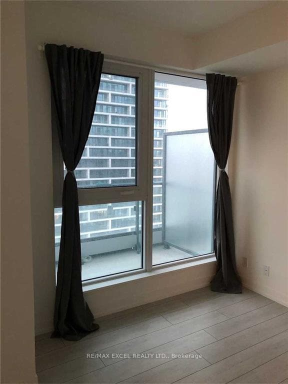 5 Buttermill Avenue Unit 2111 photo 5
