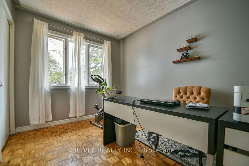 100 Brock Avenue photo 20