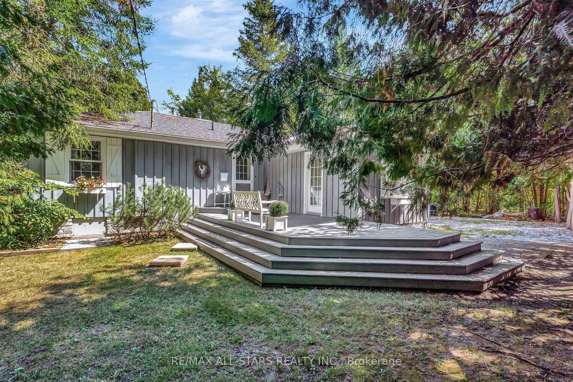 50 Bayview Estate Road photo 1