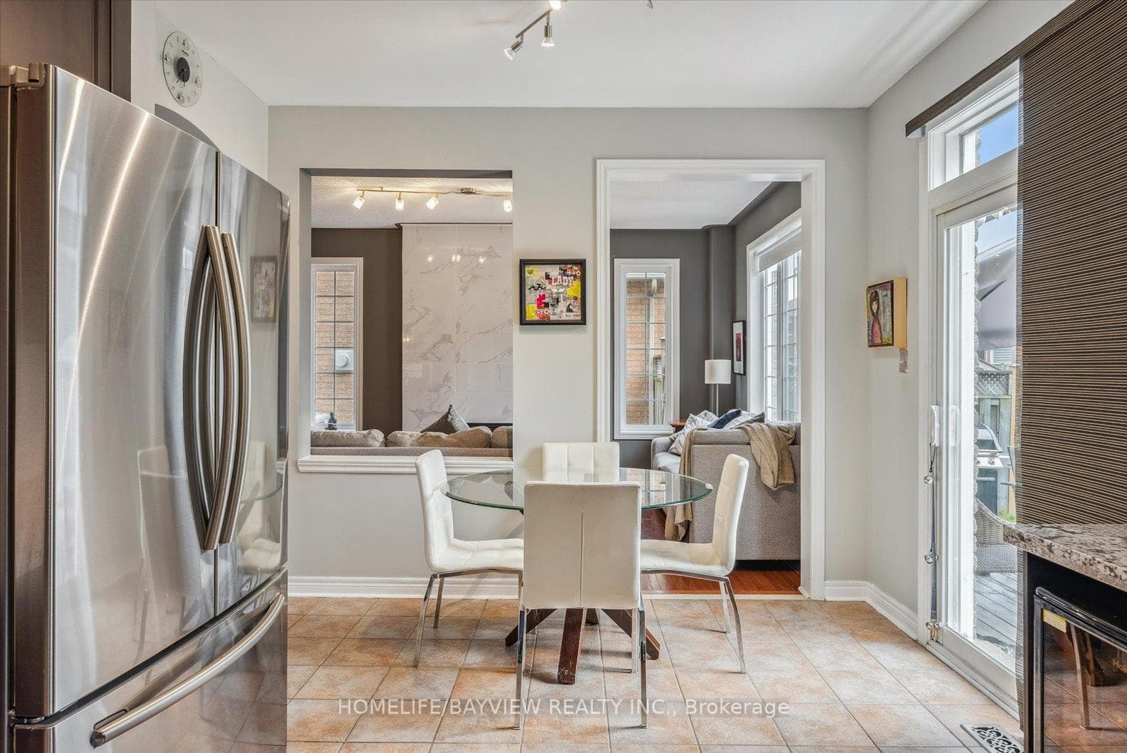70 Raintree Crescent photo 17