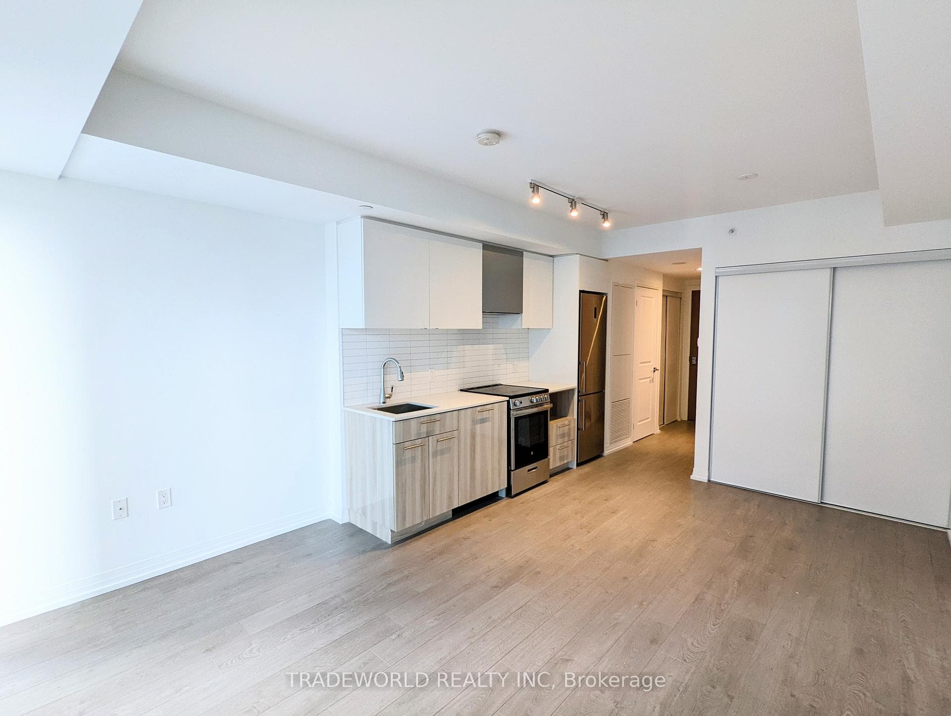 251 Jarvis Street Unit 1724 photo 4