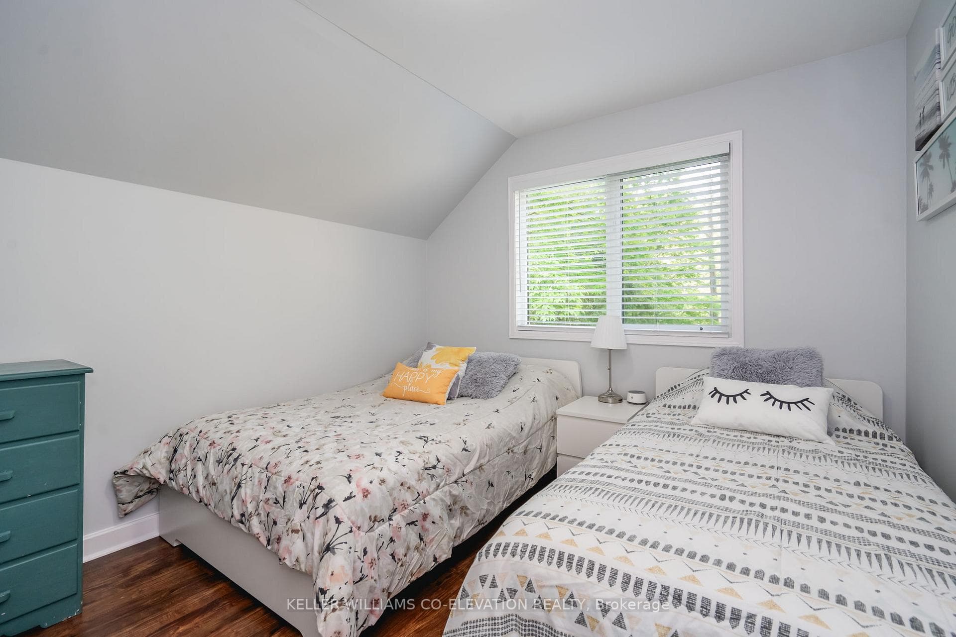 594 Tiny Beaches Road photo 16
