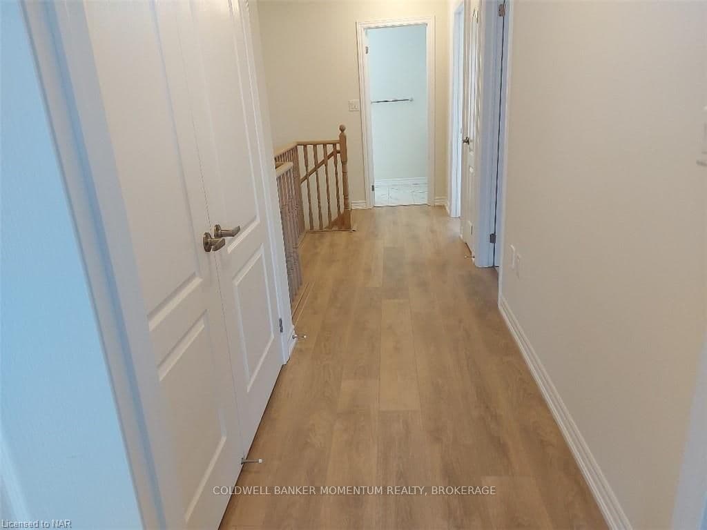 100 TUMBLEWOOD Place photo 25