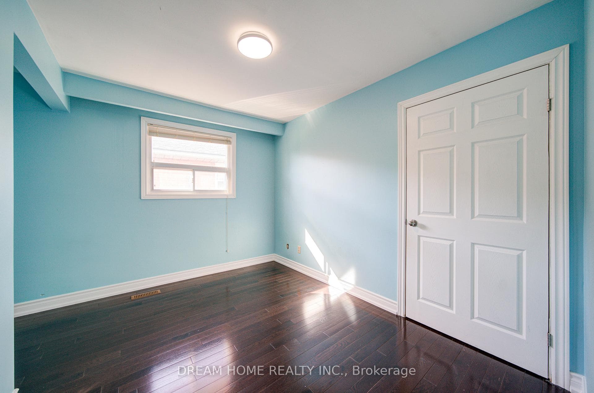 51 Kamloops Drive photo 32