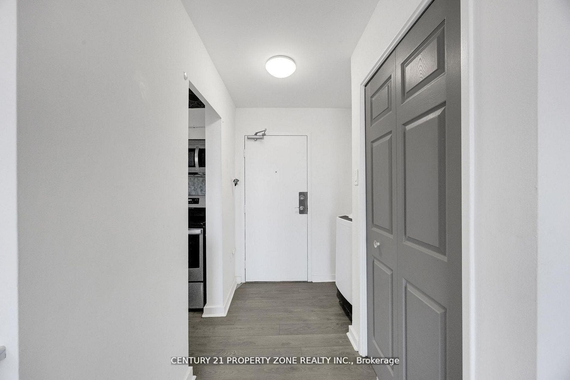 583 Mornington Avenue Unit 610 photo 2