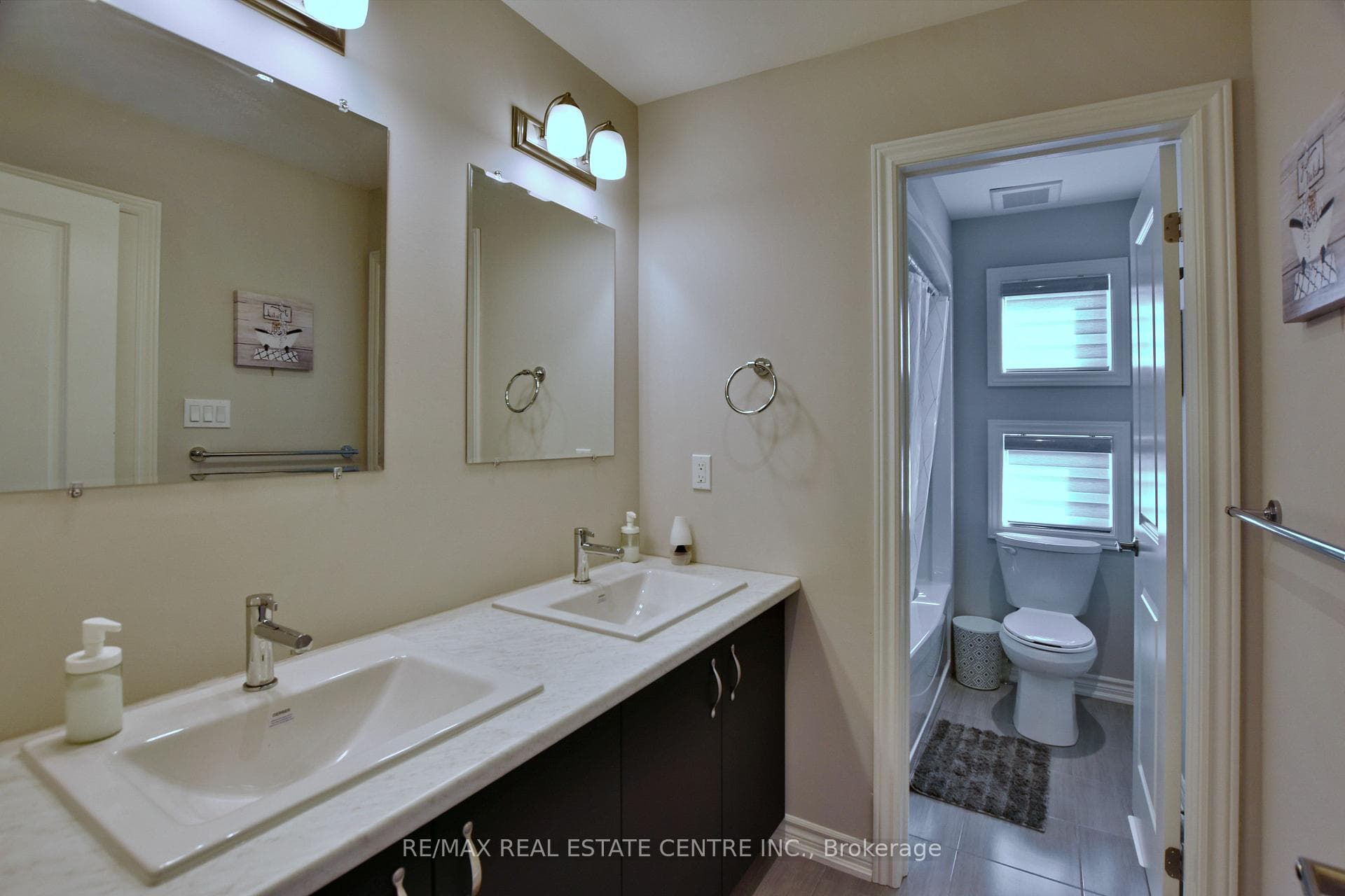 110 Sebastian Street photo 33