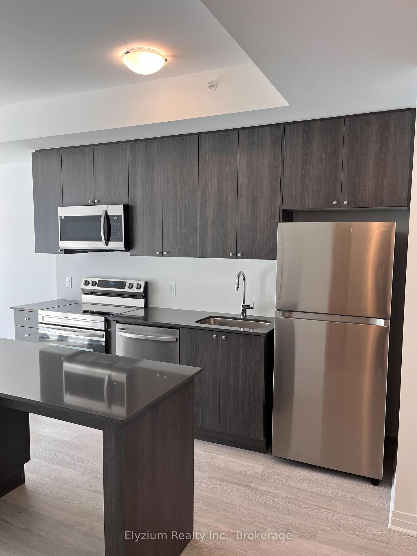 490 Gordon Krantz Avenue Unit 210 photo 4
