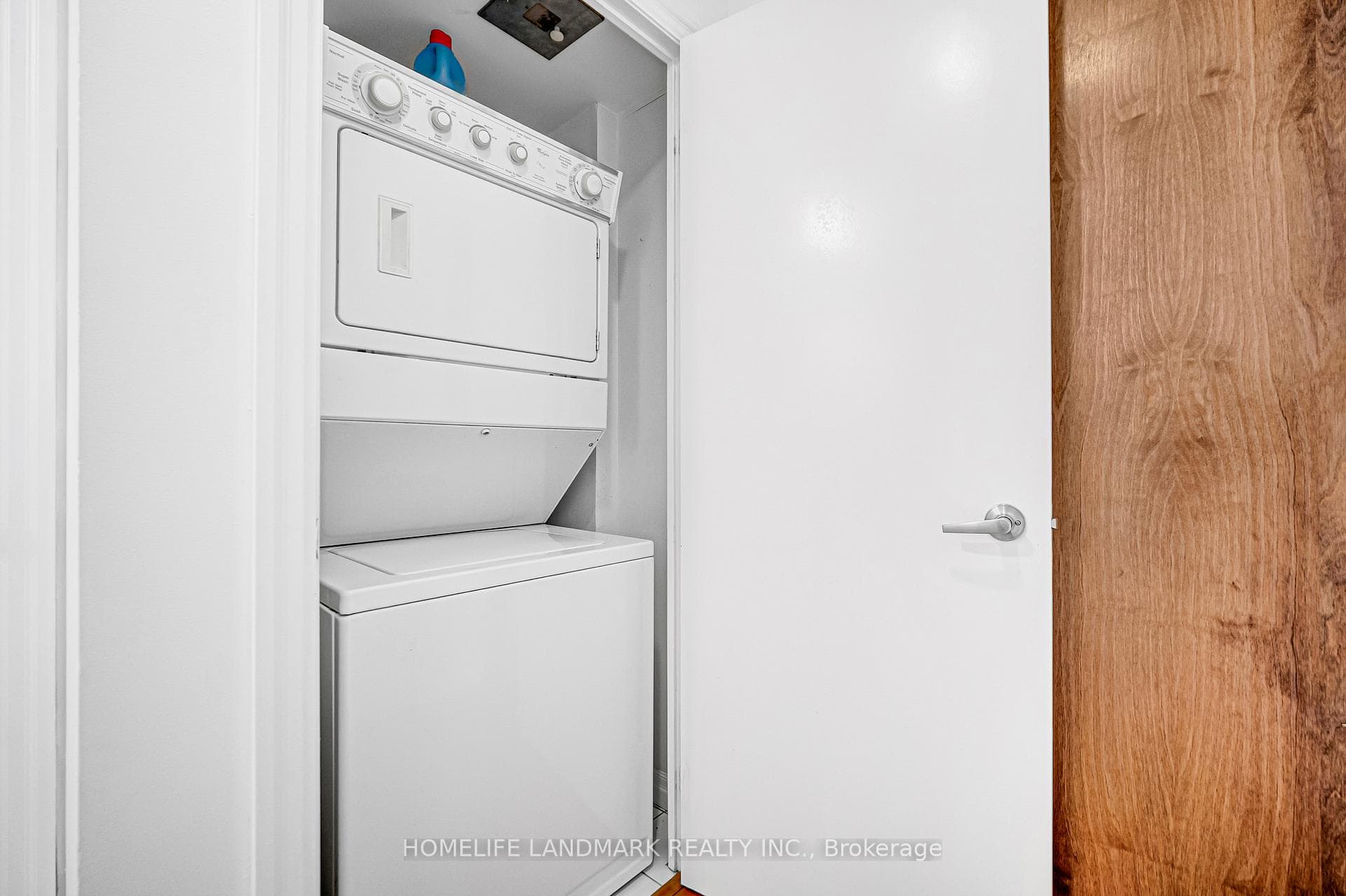 16 Yonge Street Unit 901 photo 9