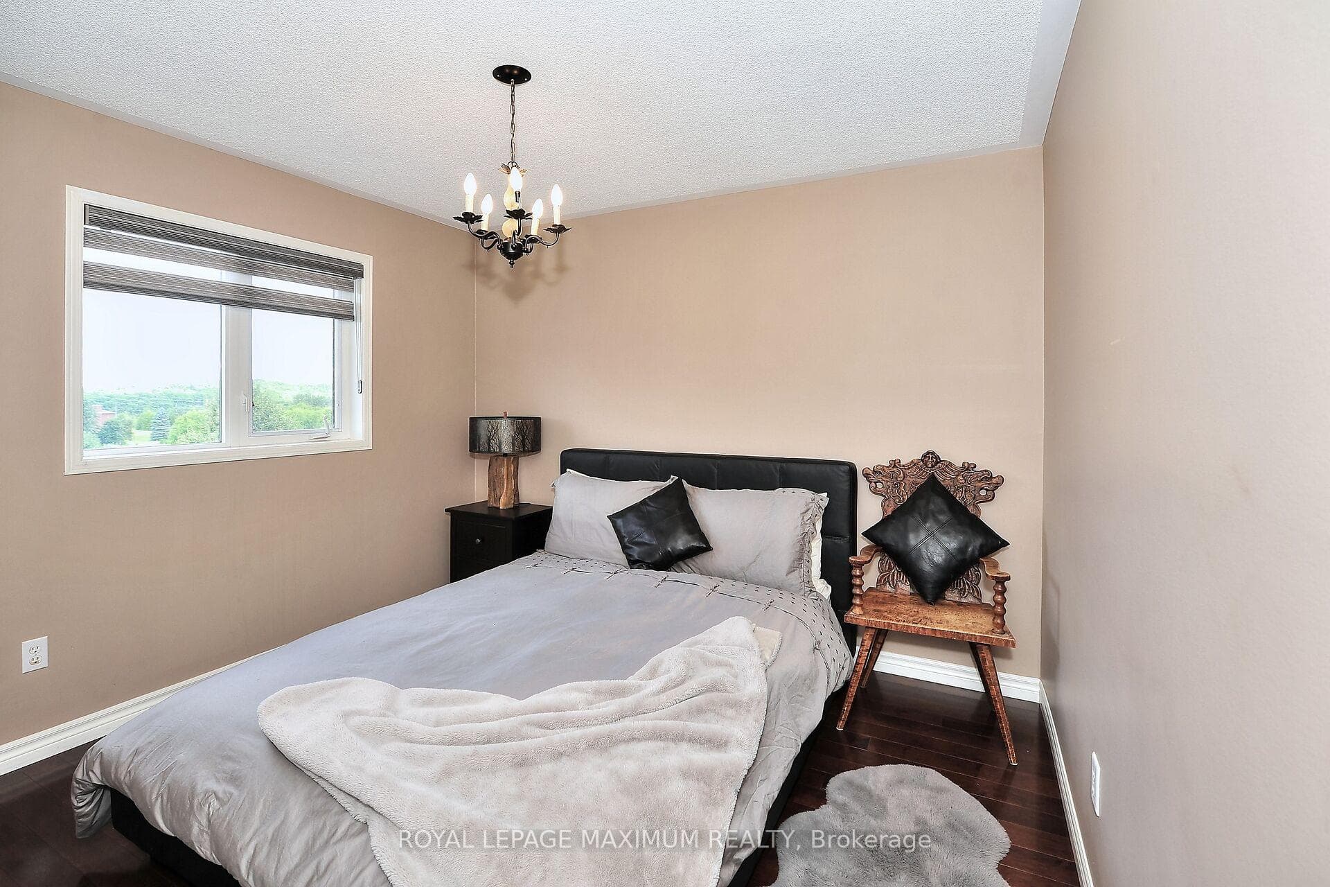 56 Castelli Court photo 24