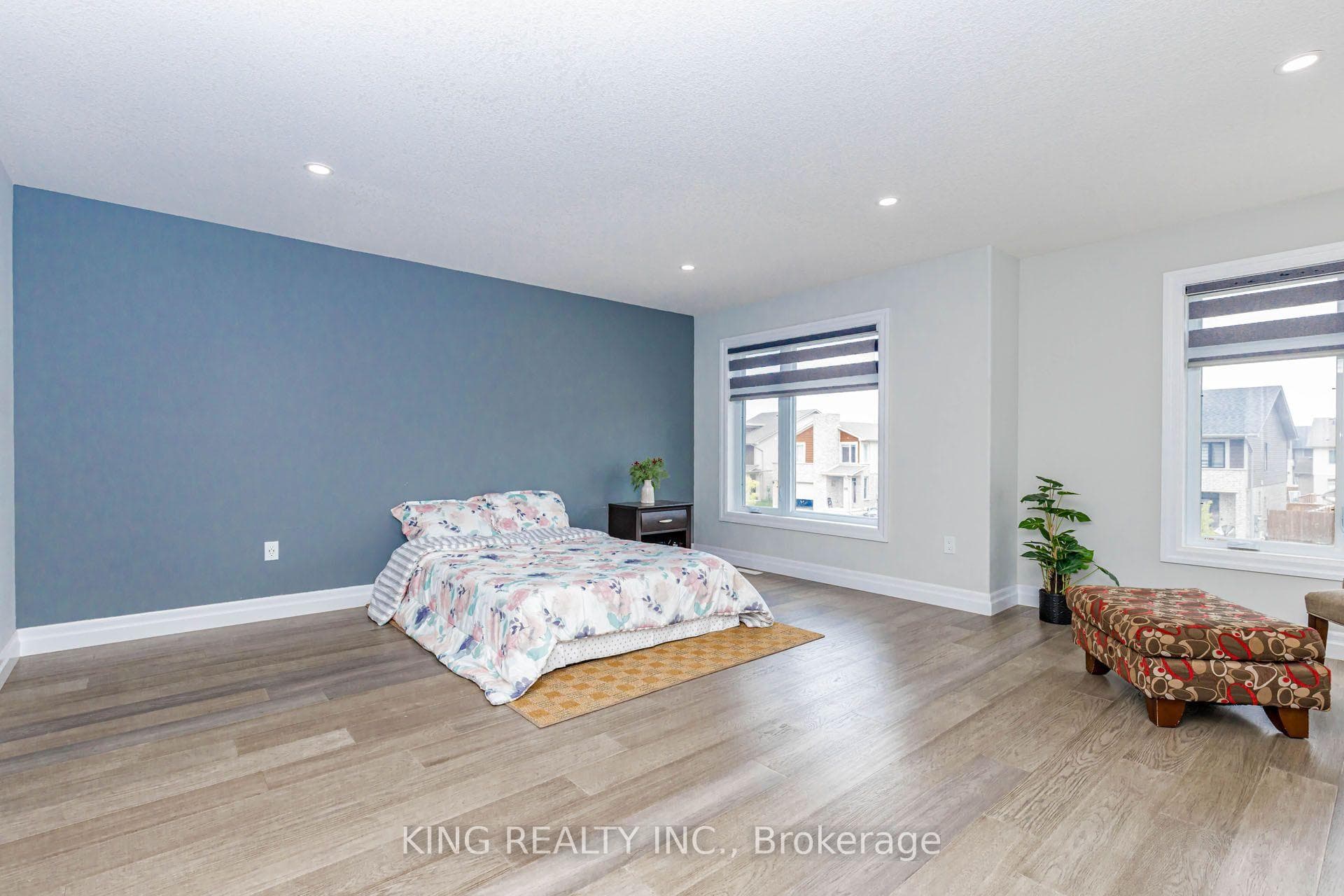 584 Chelton Road photo 23