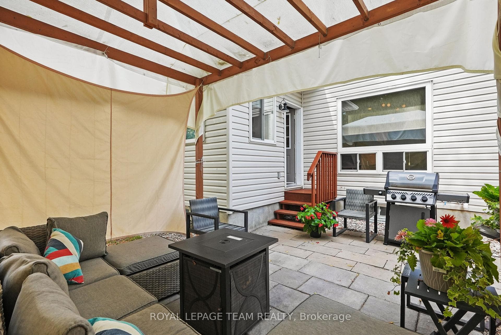 2122 Saunders Avenue photo 38
