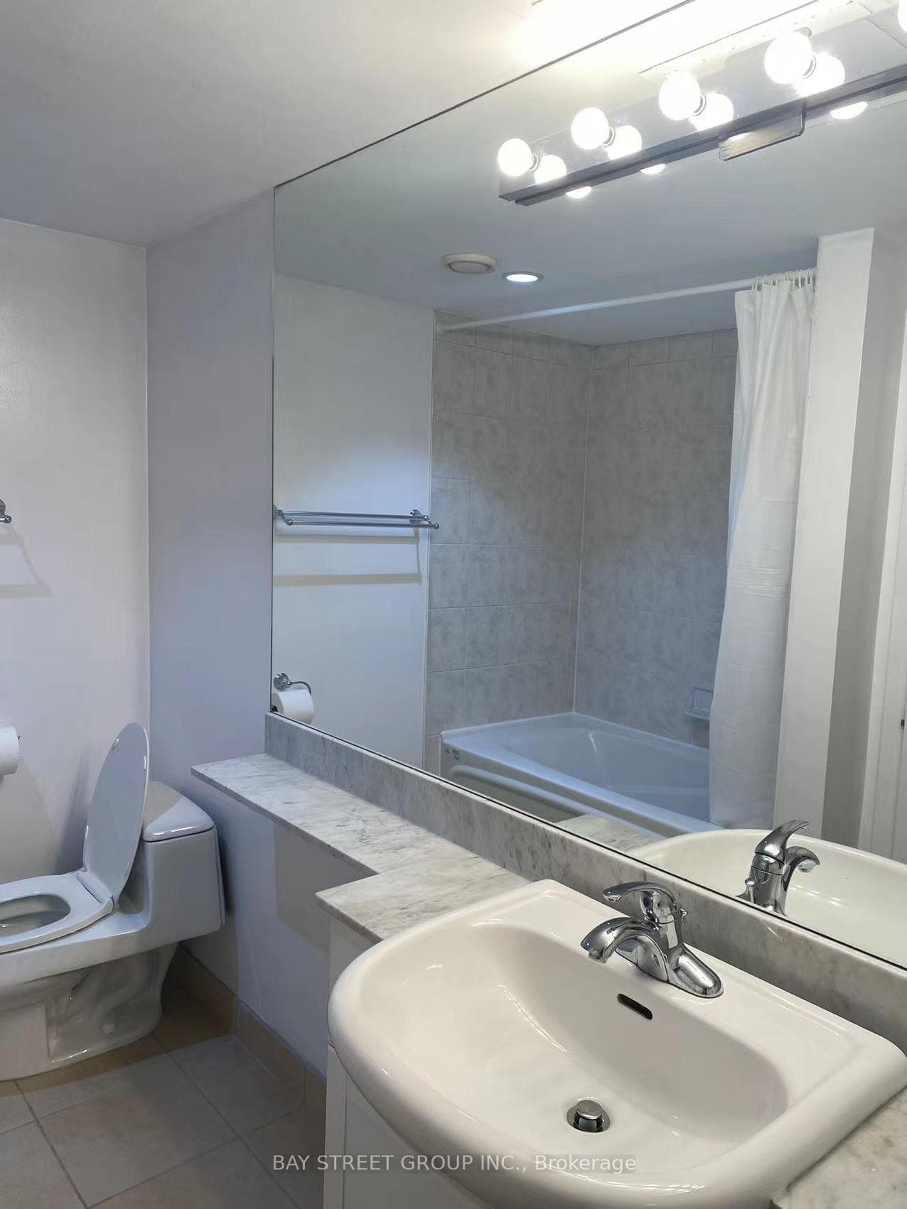 210 Victoria Street Unit 2203 photo 12