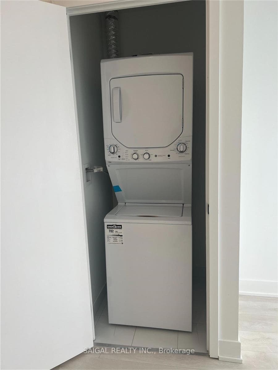 2481 Taunton Road Unit Ph1701 photo 9