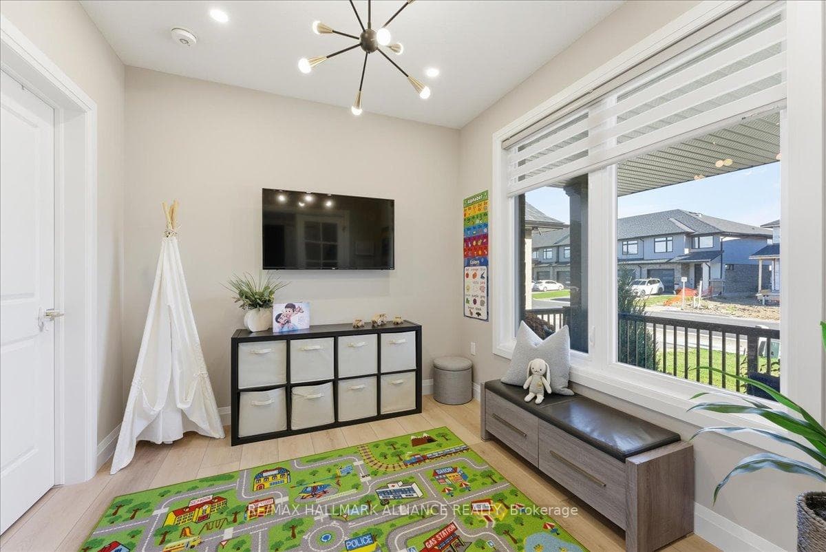 90 Rea Drive photo 22