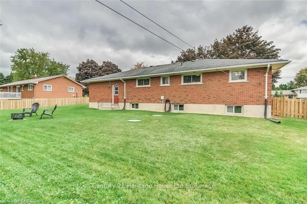 18 PEGGY Avenue photo 26