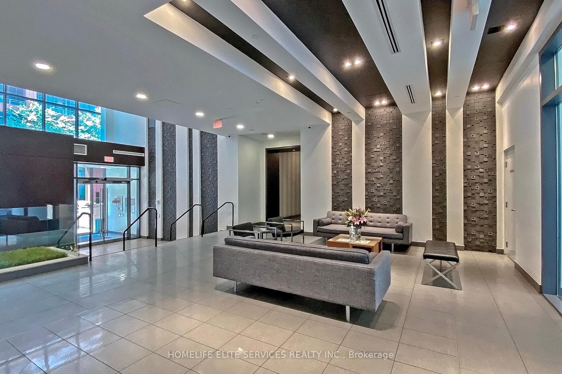 20 Bruyeres Mews Unit 1201 photo 6